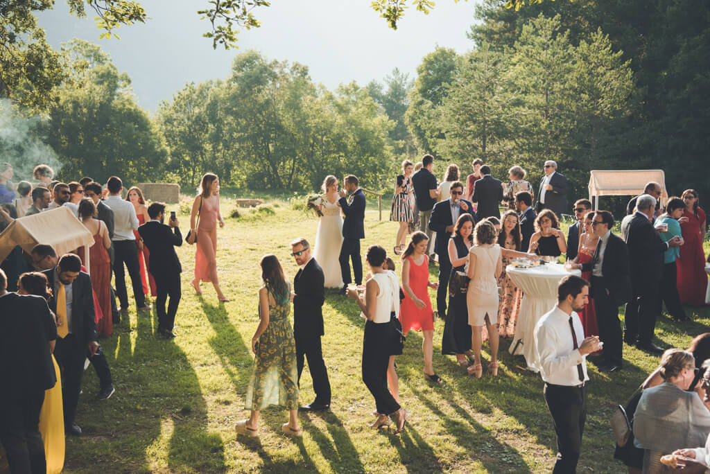 Reportaje fotos de Boda civil Boho en Pedraforca. Hostal Pedraforca